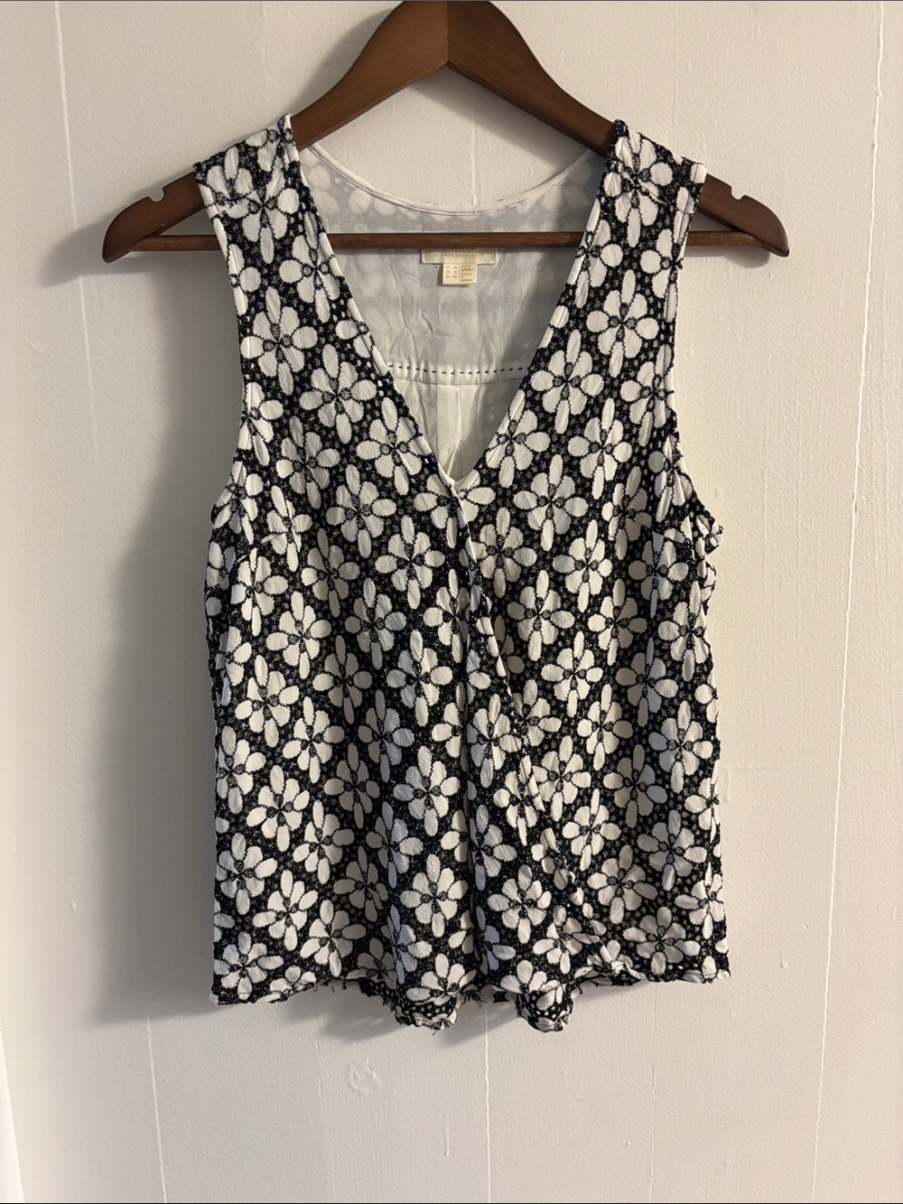 Maeve Anthropologie Coralie Wrap Top Sleeveless Black & White Floral Lace